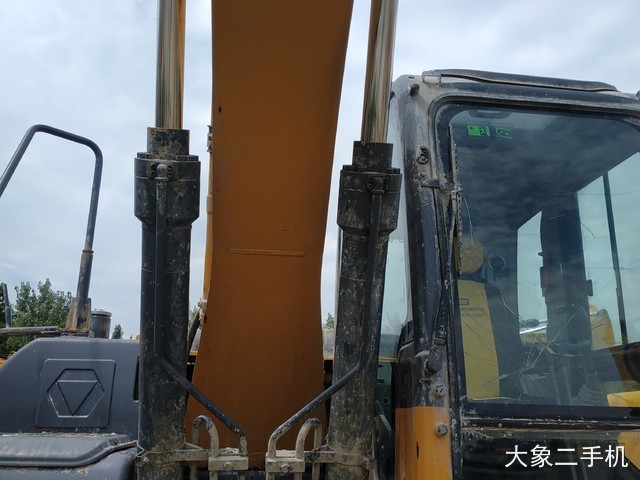 徐工 XE135D 挖掘机