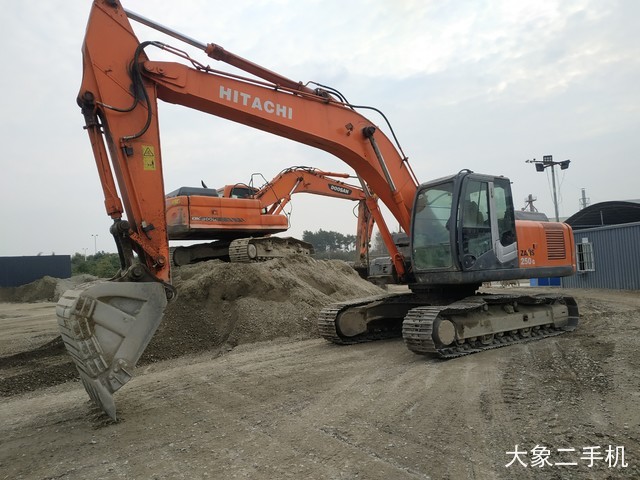 日立 ZX240-3 挖掘机