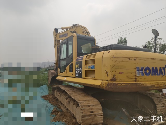 小松 PC240LC-8M0 挖掘机