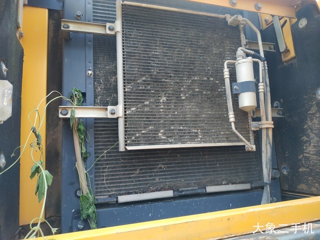 沃尔沃 EC210B 挖掘机