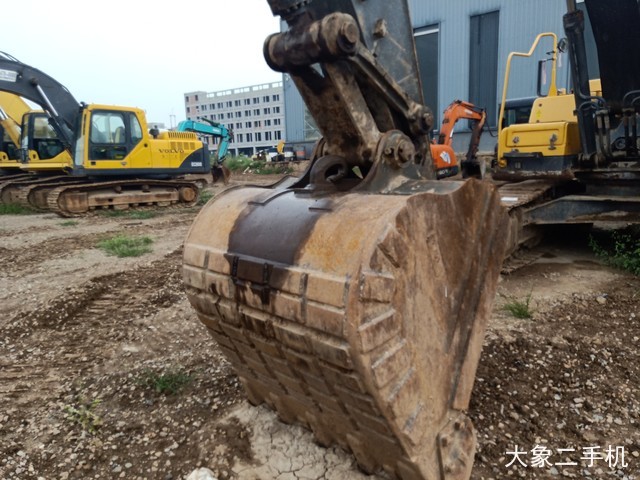 沃尔沃 EC250D 挖掘机