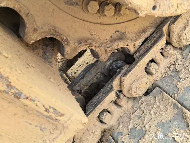 山东临工 LG6135E 挖掘机