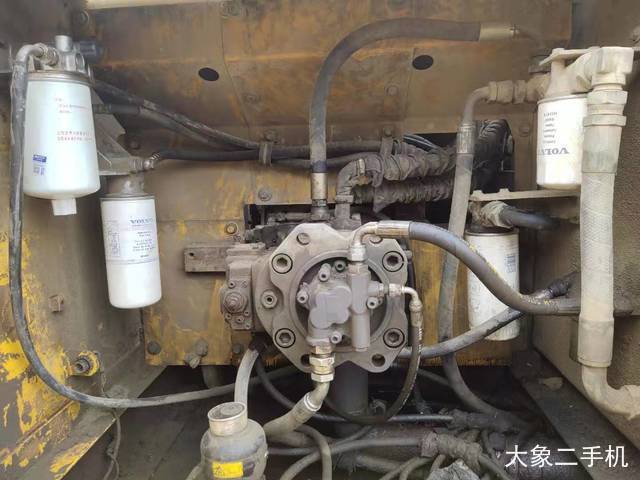 沃尔沃 EC210B 挖掘机