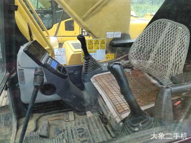 小松 PC220-8M0 挖掘机