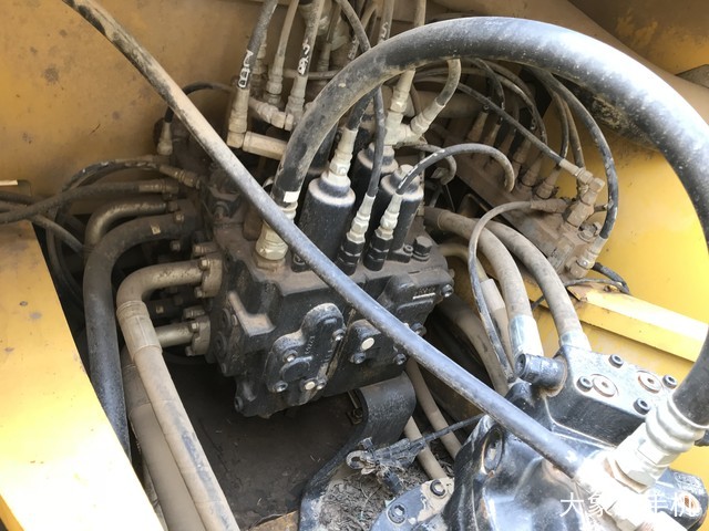 神钢 SK210LC-8 挖掘机