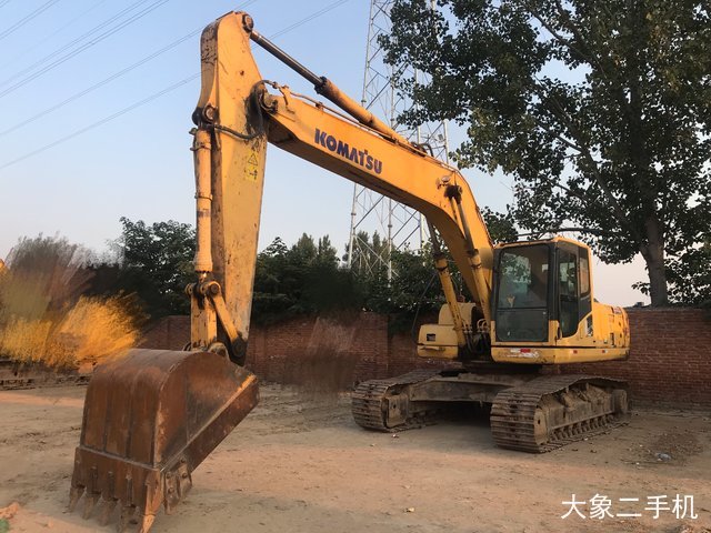 小松 PC220-8 挖掘机