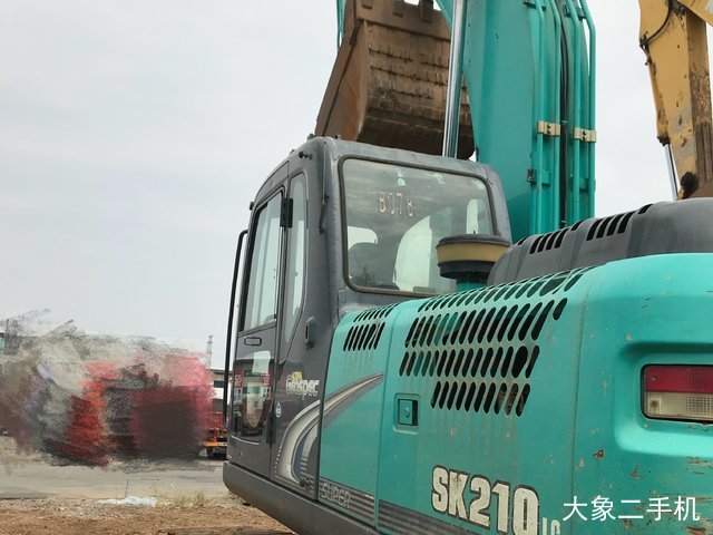 神钢 SK210LC-8 挖掘机