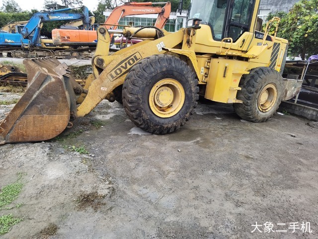 雷沃重工 ETX956 装载机