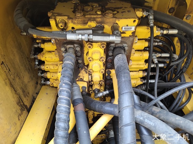 小松 PC240LC-8M0 挖掘机