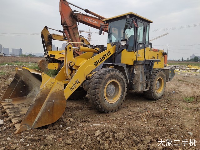 山推 SL30W 装载机