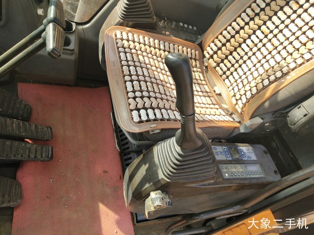 三一重工 SY215C-9 挖掘机