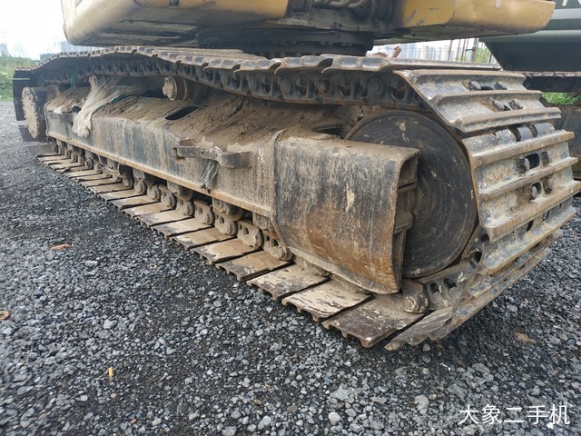 卡特彼勒 323D2L 挖掘机