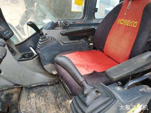 神钢 SK210LC-8 挖掘机