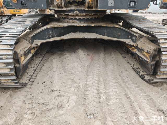 山东临工 E6360F 挖掘机