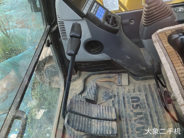 小松 PC220-8M0 挖掘机