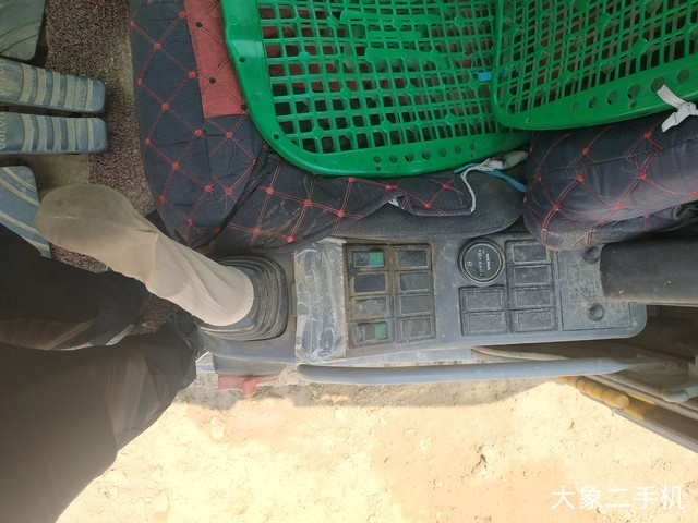 沃尔沃 EC210BLC 挖掘机