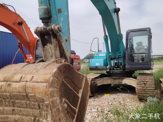 神钢 SK250-8 挖掘机