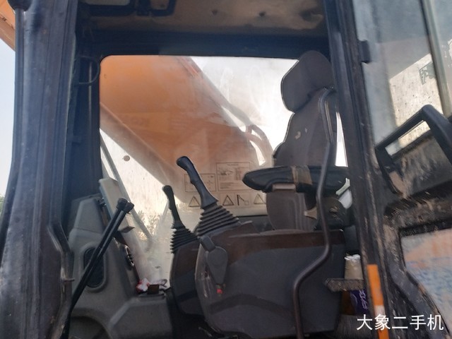 三一重工 SY215C 挖掘机