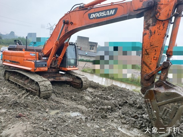 斗山 DX380LC 挖掘机