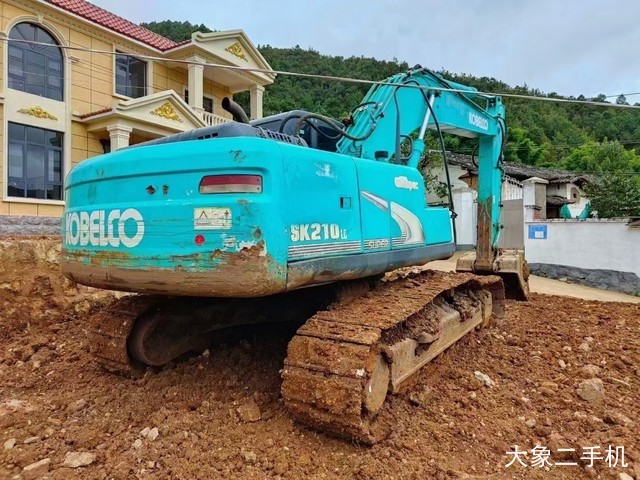 神钢 SK210LC-8 挖掘机