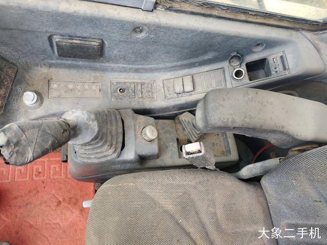 现代 R60-9 挖掘机