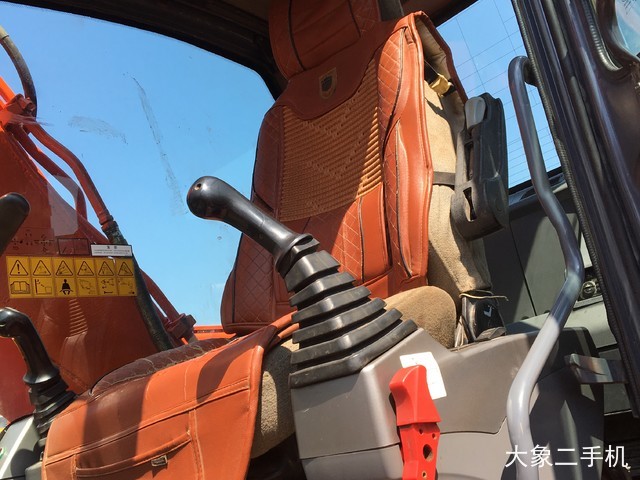 斗山 DX150LC 挖掘机