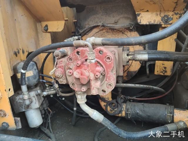 现代 R150LC-9 挖掘机