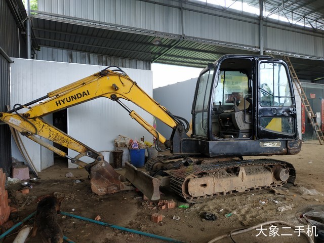 现代 R60-7 挖掘机