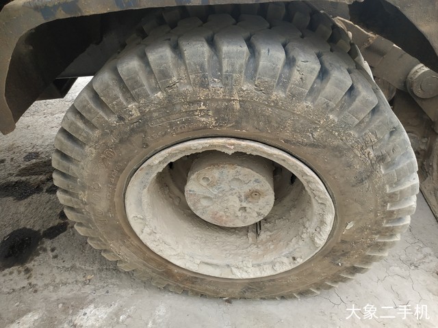 现代 R210W-5 挖掘机