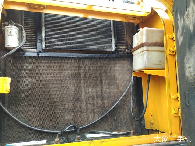 现代 R225LC-7 挖掘机