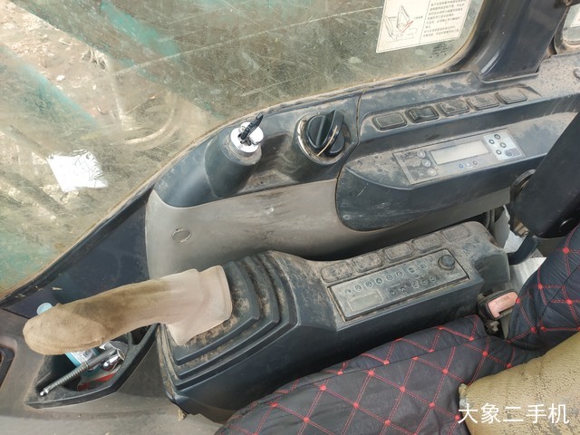 神钢 SK260LC-8 挖掘机