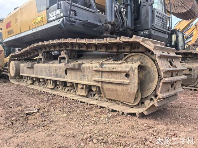 徐工 XE370D 挖掘机