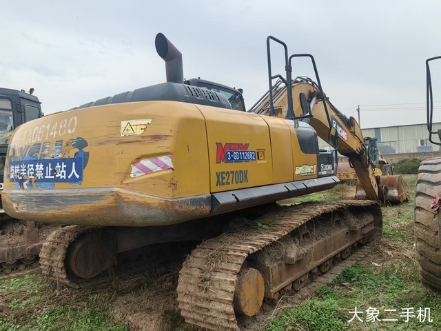 徐工 XE270DK 挖掘机