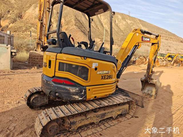徐工 XE18 挖掘机