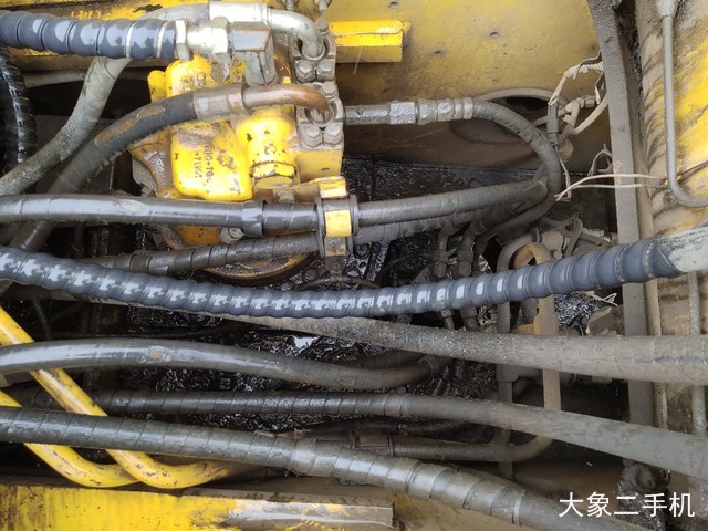 小松 PC220-8 挖掘机