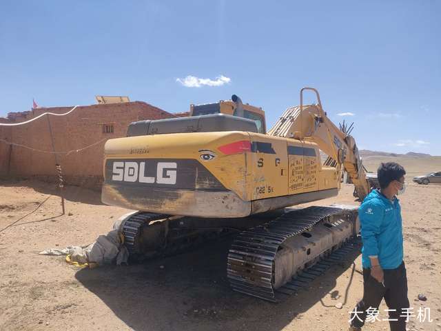 山东临工 E6225F 挖掘机