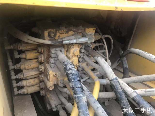 小松 PC200-8 挖掘机