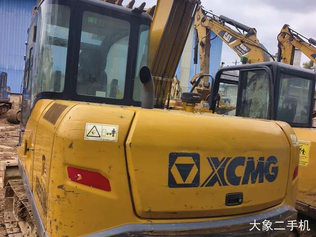 徐工 XE75D 挖掘机