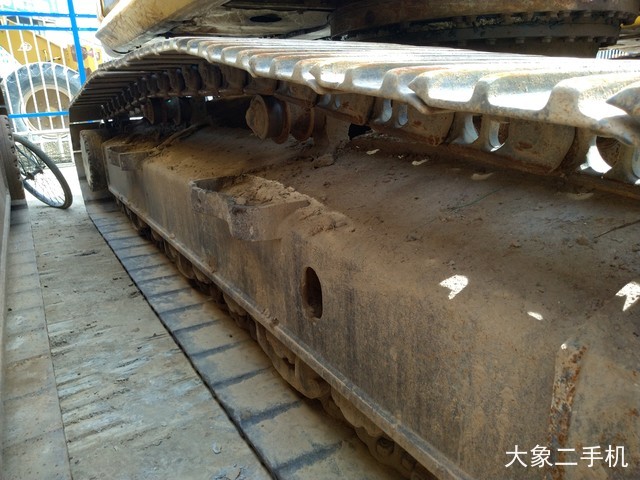 小松 PC240LC-8 挖掘机