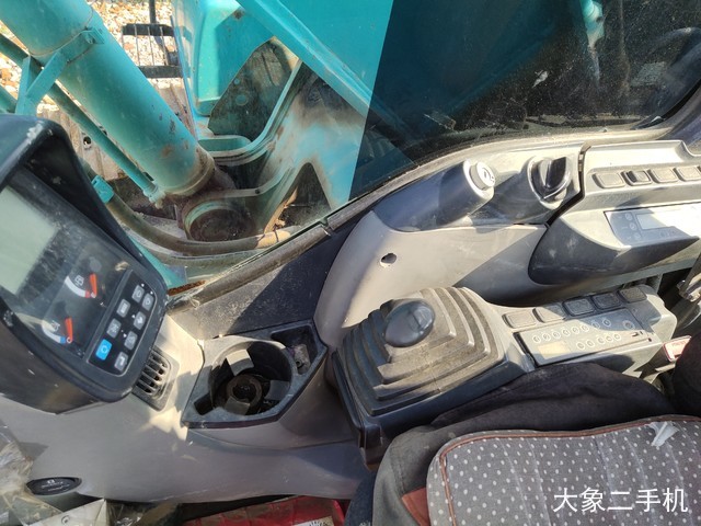 神钢 SK260LC-8 挖掘机