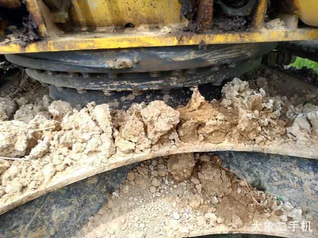 小松 PC240LC-8M0 挖掘机