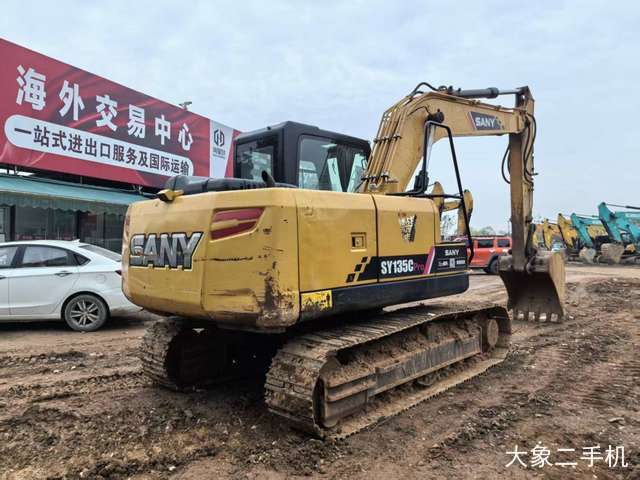 三一重工 SY135C 挖掘机