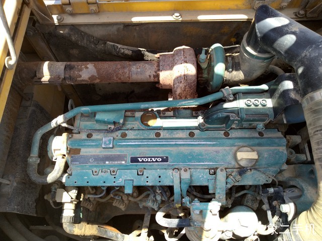 沃尔沃 EC210B 挖掘机