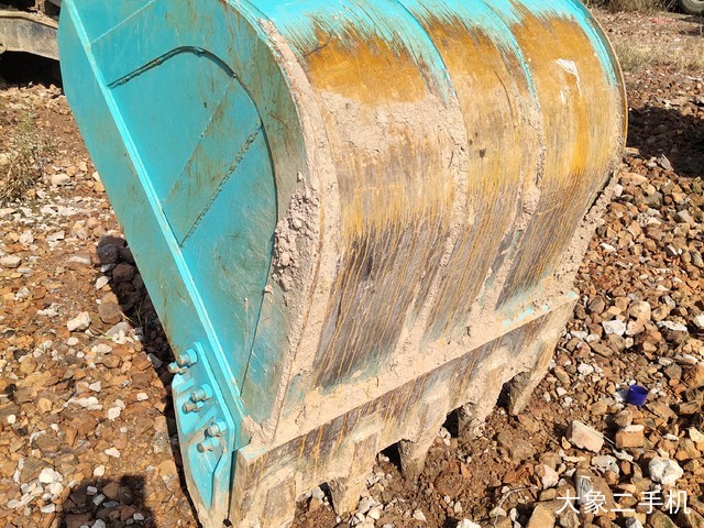 神钢 SK210LC-8 挖掘机