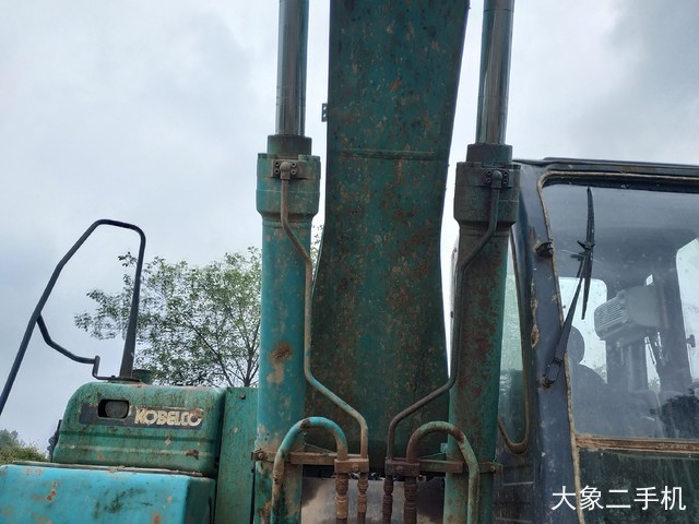 神钢 SK250-8 挖掘机