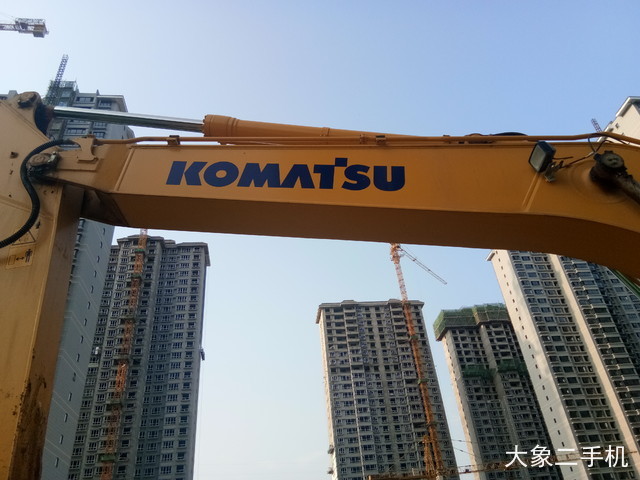 小松 PC240LC-8M0 挖掘机