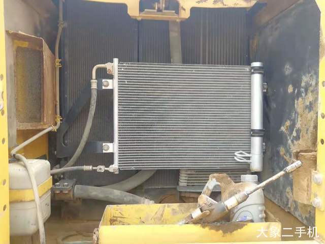 小松 PC210LC-8(600mm履带板) 挖掘机