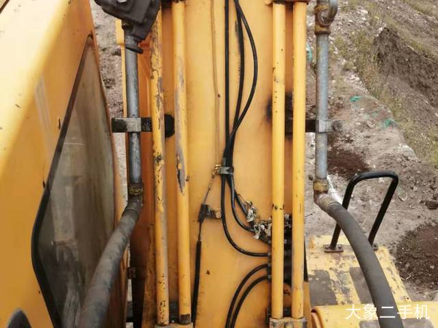 现代 R210W-7 挖掘机