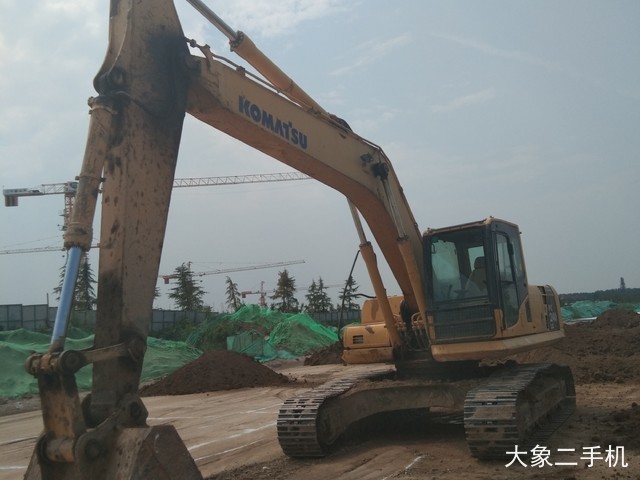 小松 PC240LC-8 挖掘机