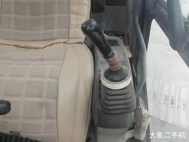 三一重工 SY215C-8 挖掘机